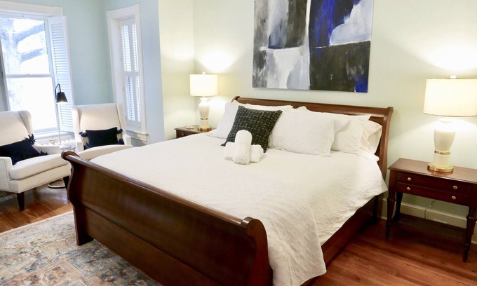 Near Northeast Haus | Hauptsitz! Capitol Hill-Union Station Luxus Brownstone Schlafmöglichkeiten für 7 w / Parking