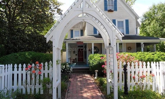 Princess Anne Bed & Breakfast | Princess Anne Book Lovers Inn