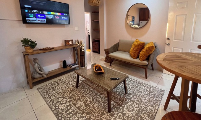 Belize City Haus | Pristine 1 Bedroom1 Bathroom Bungalow in Belize City