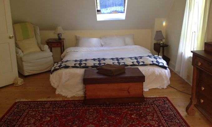 Surry Wohnung | Priv 2nd fl suite-Kingbd; Sit rm w/minibar; prv bath; separate entran nr Acadia