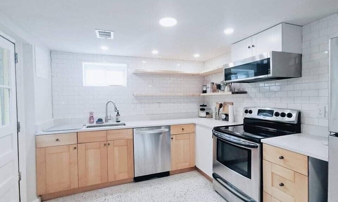 Wheaton-Glenmont Wohnung | Private 2 bedroom suite in Silver Spring