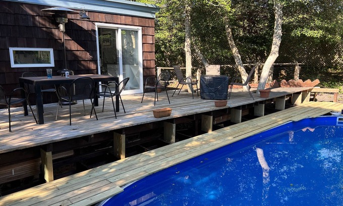 Fire Island Pines Hütte | Private 3BR 3BA Fire Island Cottage w/pool 4 min to harborl