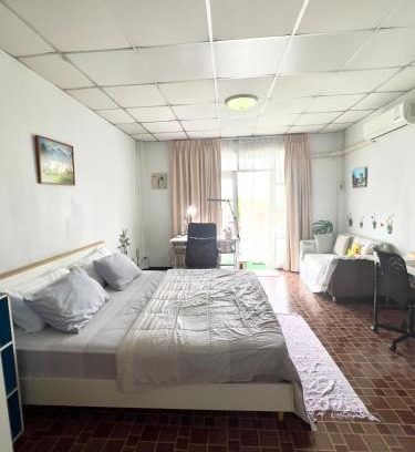 Tha Raeng Haus | Private 3rd Floor Room