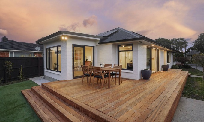 Christchurch Haus | Private, Family Friendly Home, CHC Airport 6 mins, Free Parking