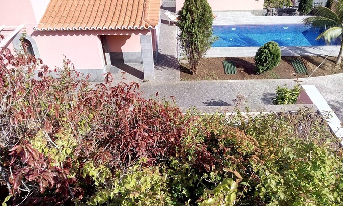 Tabua Haus | Privater beheizter Pool - kostenloses WLAN - Kabel- und Sat-TV - großer Garten