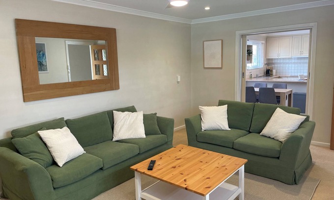 Kardinya Haus | Private and Secure, 3 bed 1.5 bath