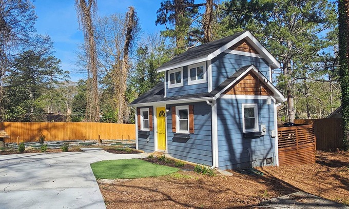Forest Park Kabine | Private Atlanta Tiny House with Mini Golf Course