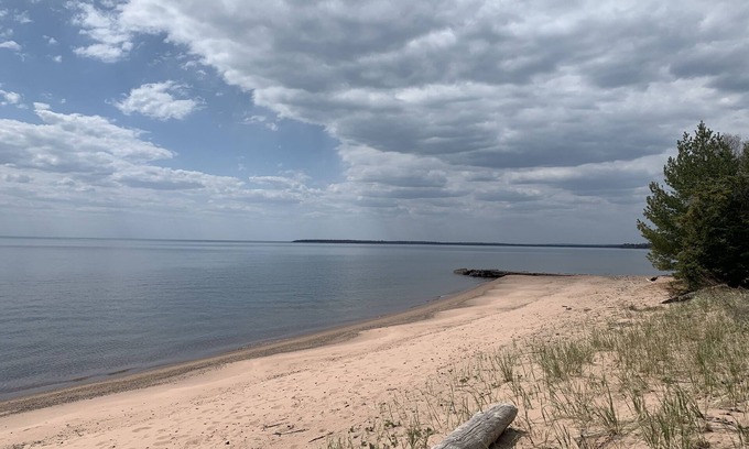La Pointe Haus | Private Beach and Endless Water