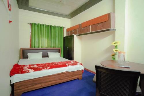 Naukuchiyatal Haus | Private bedroom at saikhola