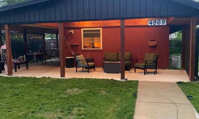 Geneva-on-the-Lake Kabine | Private cabin that sits on fenced in one acre lot. (Dog friendly)