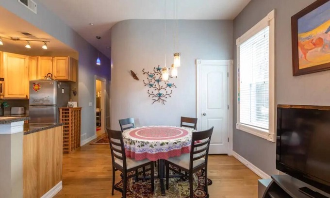 Golden Wohnung | Private Condo in heart of downtown Golden, CO.