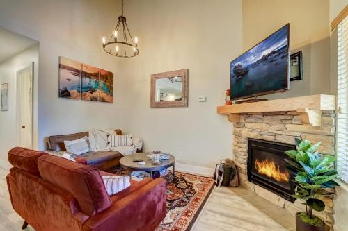 Tahoe Village Wohnung | Private condo steps from ski lift minutes to lake