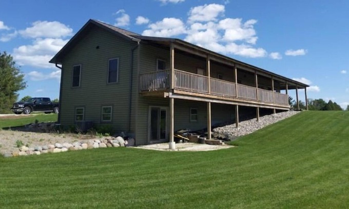 Sheboygan Haus | Private Custom Country Home 2 miles N of Kohler /5 miles West of Sheboygan.