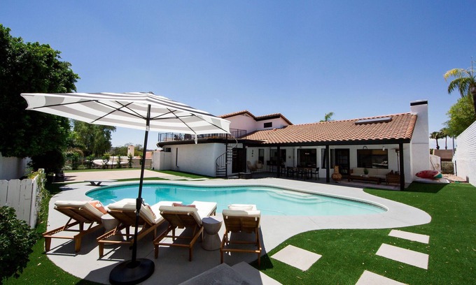 North Mountain Villa | Private Family Oasis+Heated Pool+Golf+Hike+Dink Pickleball Court