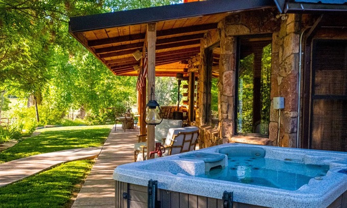 Virgin Wohnmobilvermietung | Private glamping venue, prohibition barn, pool, spa, horses and more