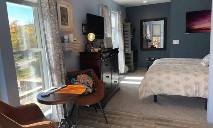 Arden Skihütte | Private Guest Suite in the Blue Ridge Mountains with separate entrance