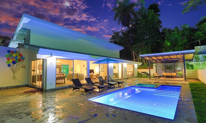 El Cerro Haus | ♥ Private Hiking Preserve, 5 mins to MA beach, Jungle Luxury♥