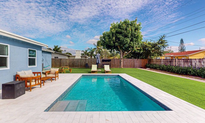 Lantana Haus | Private home with sparkling pool, close to beach, w/ AC, W/D, and WiFi