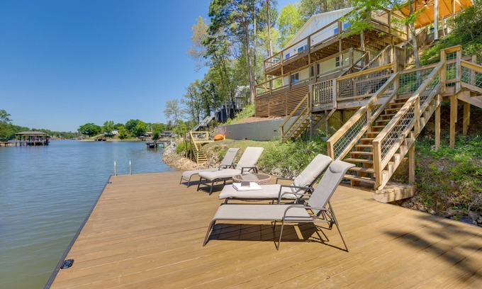Talladega Haus | Waterfront Vacation Home on Logan Martin Lake!