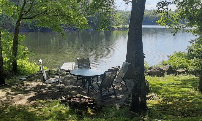 Wayne Haus | Private house in Wayne village on Androscoggin lake.