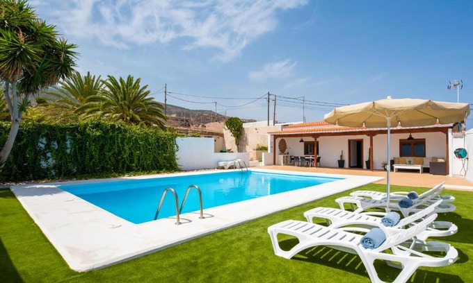 Guimar Haus | Private house with pool & garden