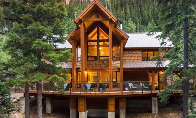 Bend Kabine | Spektakuläre Luxushaus / Hütte, Whirlpool, wunderschöne & private Lage am Tumalo Lake, Bend Oregon