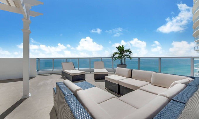Sunny Isles Beach Hotel | Private Ocean Condos at Marenas Beach