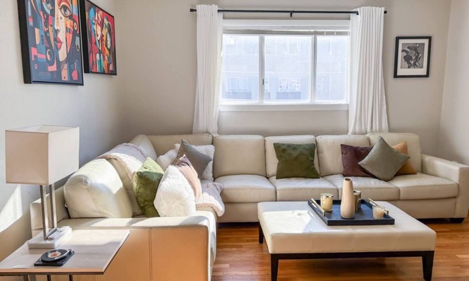 South Boston Haus | Private Parking! 4BR Family Home in South Boston