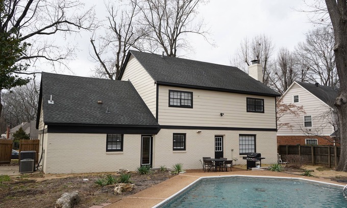 Ellendale Haus | Private Pool- 6 BR Home with Extra Sleeping Space