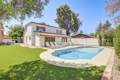 The Lakes Haus | Private Pool and Patio Spacious Tempe Retreat