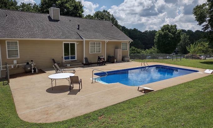 Douglasville Haus | Private Pool Family Vacation 4BR/ 4BA Home Close to 6 Flags #2726218