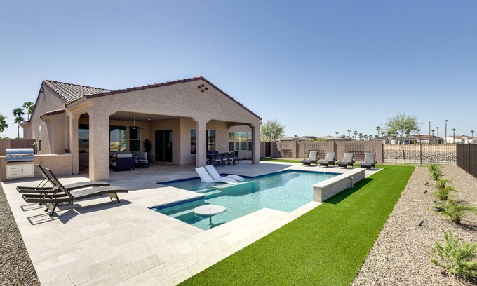 Palm Valley Haus | Private Pool & Grill: Modern Goodyear Retreat