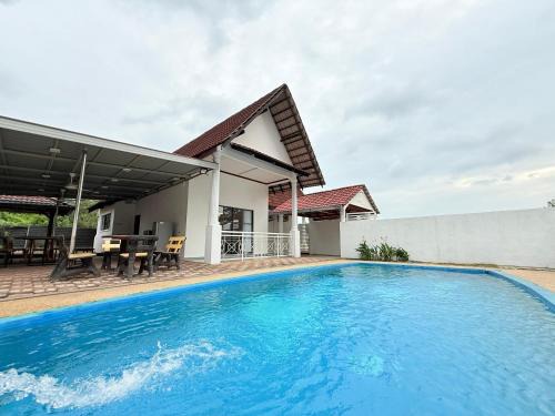Alor Gajah Villa | Private Pool Villa 1309 - Fong Homestay