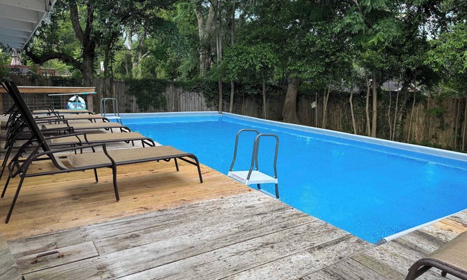 Mobile Haus | Private Pool & Yard! Mins to Dining & University