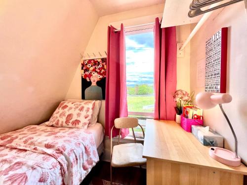 Rainier Valley Haus | Private Room TINY with Shared Bathroom near SeaTac Airport and Downtown Seattle
