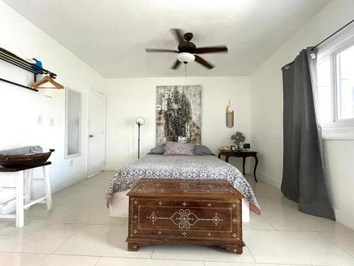 Coral Way Wohnung | Private Studio blocks from Coconut Grove