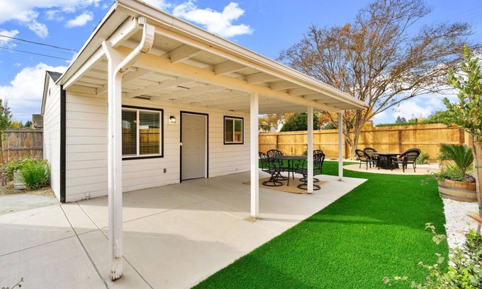 Tower District Haus | Private Studio/Guest House