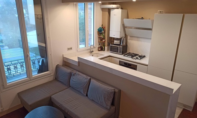 Le Tremblay Wohnung | Private suite. Peace and quiet.