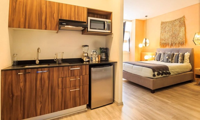 Financial District Wohnung | Private Suite w/Incredible View & Pool | 1 BD | Tribu Sonata