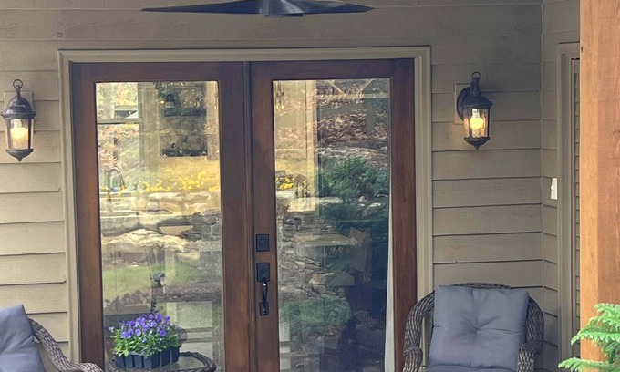 Roswell Wohnung | Private Terrace Garden Apt. - Newly Renovated - minutes from Historic Roswell