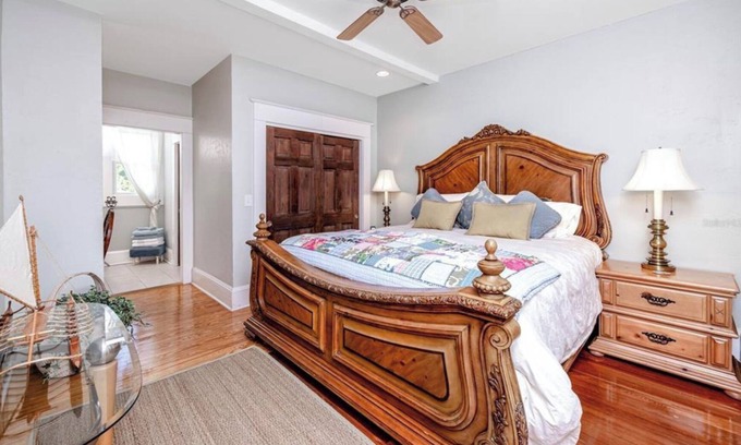 Dunedin Wohnung | Private Updated Suite in heart of Downtown Dunedin