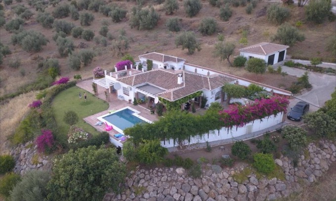 Alcaucin Villa | Anwesen mit Panoramablick und privatem Pool