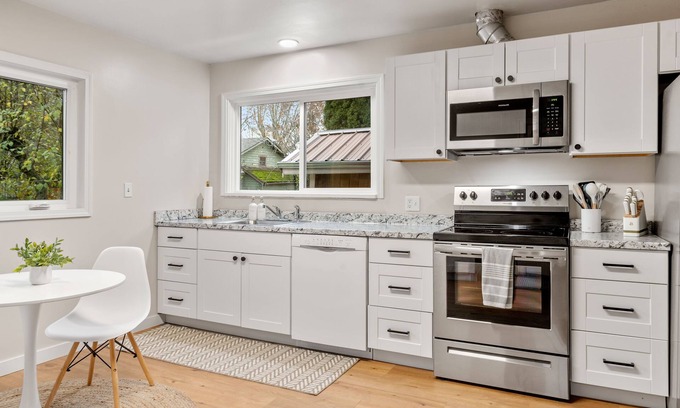 Lewiston Haus | Prospect Hacienda - River views and steps away from LCSC