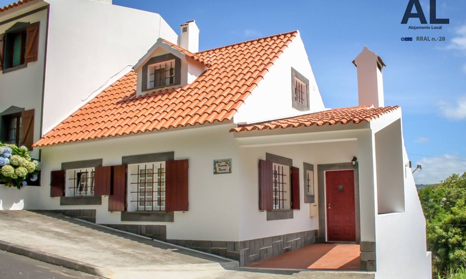 Ribeira Grande Haus | Komplett eingerichtete Ferienwohnung mit herrlichem Blick