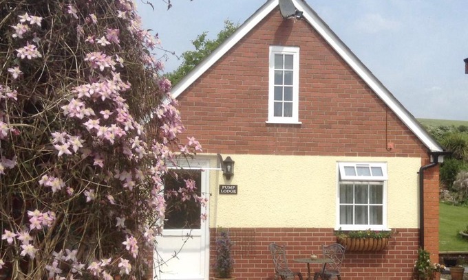 Littlebredy Haus | Pump Lodge