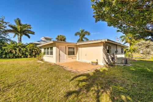 Punta Gorda Haus | Punta Gorda Home with Backyard about 1 Mile to Dtwn!