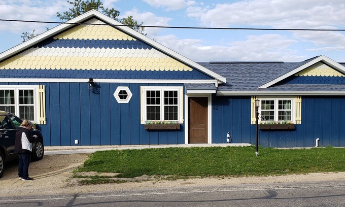 New Glarus Haus | Quacksnest feels like country in a village! After 4 people extra $40 per person.