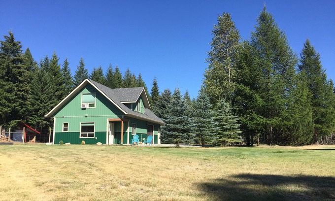 Bonners Ferry Hütte | Quail Cottage - A Restful Place to Get Away