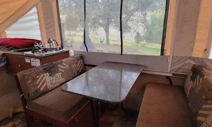 Cedar Ridge Haus | Quaint 1-bedroom RV in Auburn with WiFi access