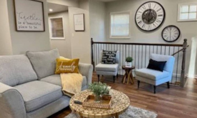 East Point Haus | Quaint home in a quiet neighborhood!! Near airport!